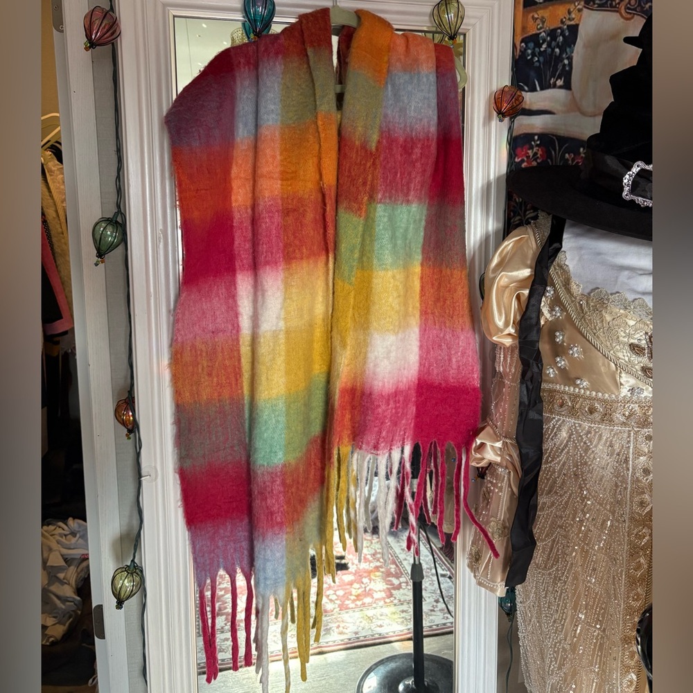 ⚠️SOLD⚠️ Colorful Plaid Fringe Scarf